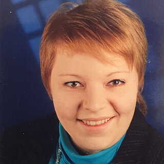 Julia Straub